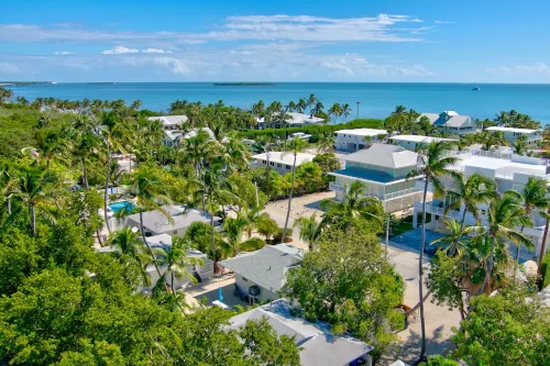 Bungalow #3 - 2 Bed/1 Bath & Pool in Islamorada 이슬라모라다 호텔