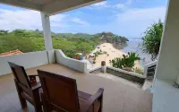 Family Stay Beach View at Omah Sundak 3 Hotel dekat Pantai Mbuluk