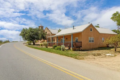 Former blacksmith's cottage in Lamy, NM Hotel a Lamy