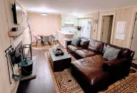2Br 1BA - MT Snow, Ski Back Trail, Free Shuttle, Pool, BBQ - Green Mountain Den
