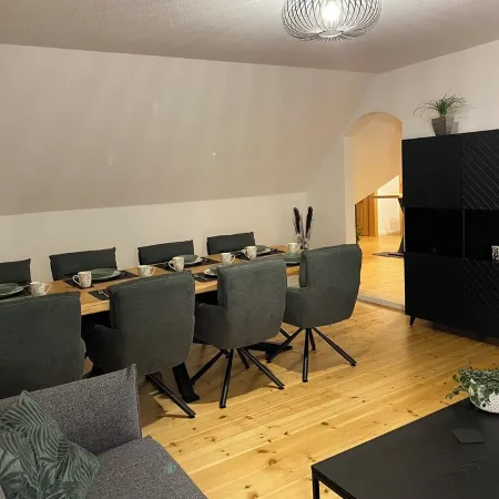 Spacious vacation apartment for up to 8 people, within walking distance of the center.