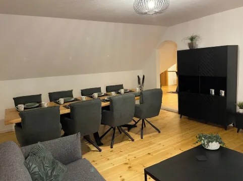 Spacious vacation apartment for up to 8 people, within walking distance of the center.