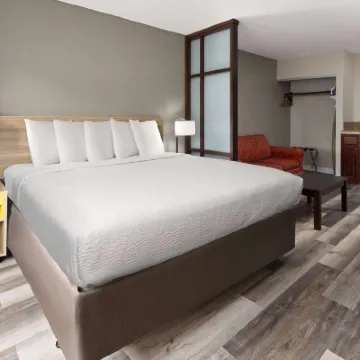 Days Inn by Wyndham Jackson Downtown Hotels near Jackson Convention Complex