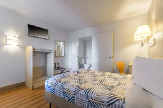 Motel 6 Hayward, CA- Silicon Valley Gateway