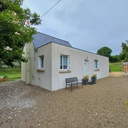 Charming little house 5 minutes' walk from the beach