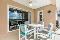 512-Beautiful 4 Bedroom Home with South Facing Pool Overlooking Lake, Big Garden