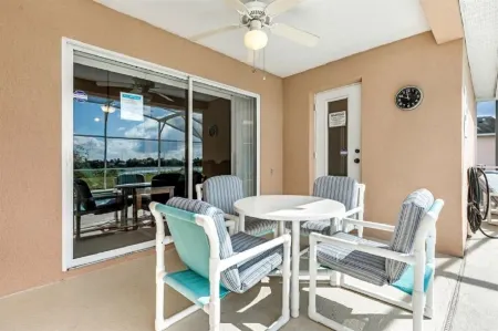 512-Beautiful 4 Bedroom Home with South Facing Pool Overlooking Lake, Big Garden