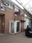 Large holiday property right by the outdoor pool & S-Bahn Berlin (15 minutes to the center)
