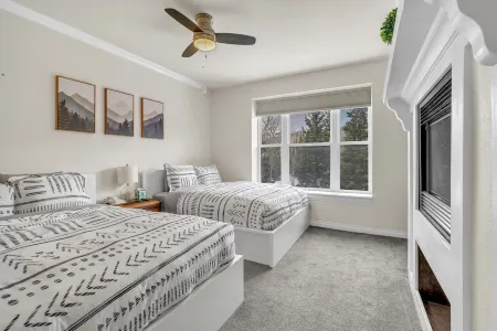 Double Queen Suite  - Five Guests - Secluded Views Отели рядом с достопримечательностью «Брайан Хед Резорт»