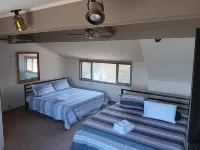 Pelican Point - Private Retreat - just 4 miles to downtown Sheboygan - 4-Star