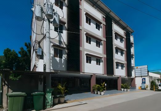 RedDoorz @ Leoncia Apartelle Mandaue City