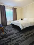 Tranquil retreat on Middleton Road, mid-way between the city and the sea!