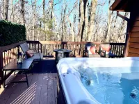 Charming 4-bedroom home with Hot Tub and Pool Table in Massanutten Resort Hotels in Massanutten