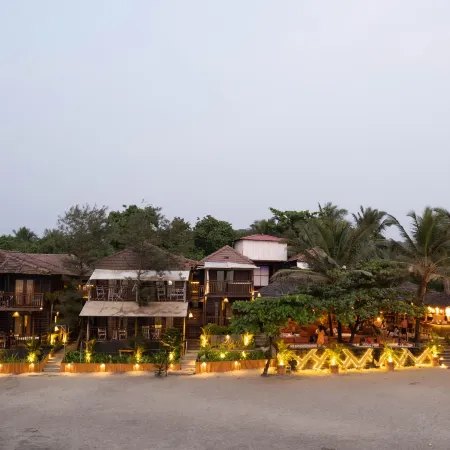 Sinq Beach Morjim