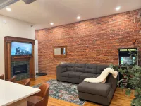 Paradise Perch-Cozy 1-bedroom apartment in  downtown Faribault with Arcades.