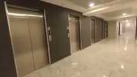 18th Floor Luxury Condo with Pool