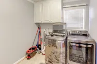 Quiet, Comfortable, Charming, Safe, 2-bedroom house with WiFi, AC in Conyers