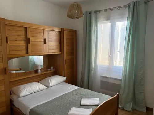 Provencal style home in Mediterranean seaside town Hoteles en La Londe-les-Maures