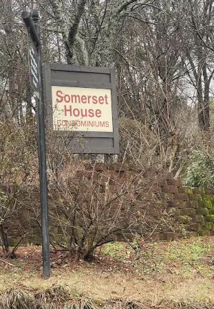 Cozy/peaceful condo that’s centrally-located & only minutes to many attractions. Отели рядом с достопримечательностью «Вулкан Парк энд Музеум»