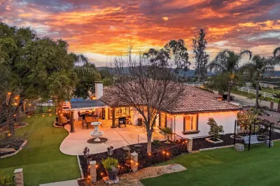 Breathtaking Meadows by AvantStay Temecula Group Retreat Pool Pickleball Firepit Hot Tub