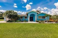 Luxury Spacious Home Pool, Boat Dock Gulf Access! Fits up to 12 people - Homestays
