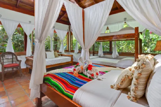 Ian Anderson's Caves Branch Adventure Co