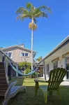 Beachcomber Lodge & Backpacker