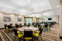 La Quinta Inn & Suites by Wyndham McAllen Convention Center Hotels in Mcallen