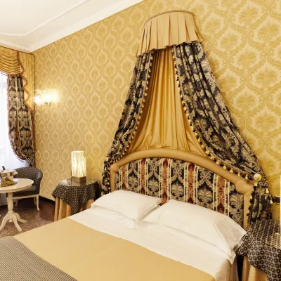 Ca' Bragadin e Carabba Hotels near Bartolomeo Colleoni Monument