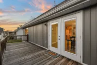 Rotties' 2 Bedroom Home by Redawning