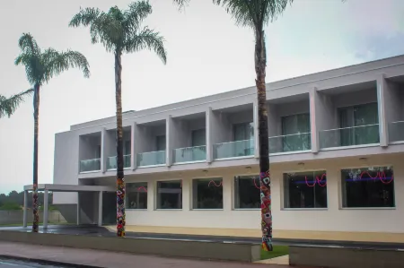 REDNYX Hotel Отели в г. Овар