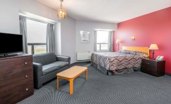 Super 8 by Wyndham Mt Hope Hamilton Intl Arpt on