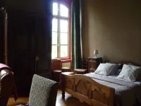 Château de Vallègue Hotels in Montferrand