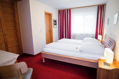 Landgasthof Linde - Restaurant Beliebt Bei Einheimischen Hotels in 