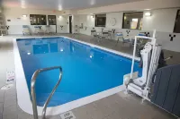 Comfort Inn & Suites - piscina