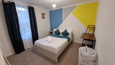 Gillingham Home - Sleeps 4 - Comfort & Convenience