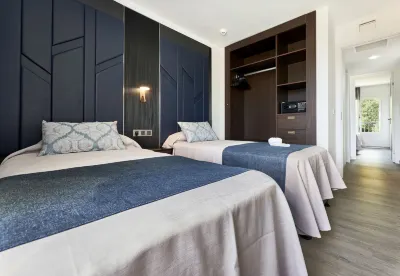 BelleVue Club Отели рядом с достопримечательностью «Playa De Los Pinos»