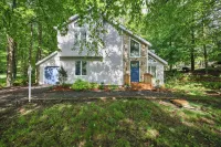 Spacious 4-bed~2 Bath home in Gouldsboro with AC, WiFi, Game-room and Firepit!
