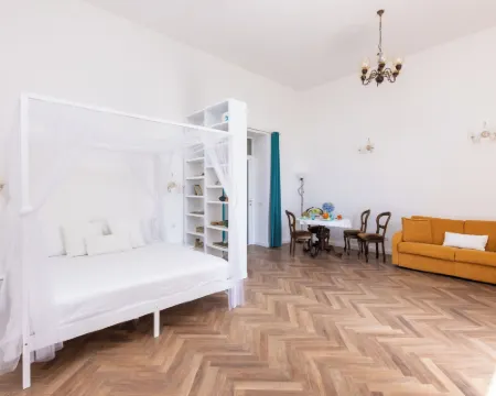 Lux Aurea โรงแรมในMeta