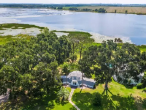 Sumner Lake Tiny House Hotels in Clermont