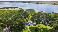Sumner Lake Tiny House Hotels in Clermont