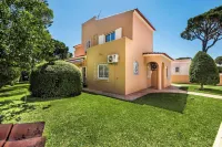 4 Bedrooms Private Pool Close to All Amenities