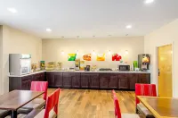 Quality Inn & Suites Near Tanger Outlet Mall - Bữa sáng