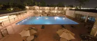 Ramada by Wyndham Houston InterContinental Airport East - Rooftop Pools