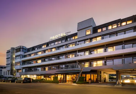 Arthotel Ana Neotel Отели рядом с достопримечательностью «Озеро Берен»