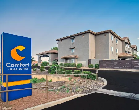 Comfort Inn & Suites Sierra Vista Near Ft Huachuca Отели рядом с достопримечательностью «Vista View Resort»