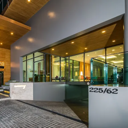 Seven Zea Chic Hotel