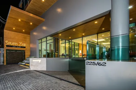 Seven Zea Chic Hotel