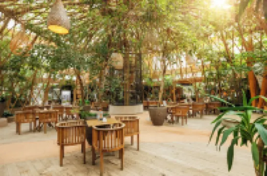 센터 팍스 파크 산두르  호텔