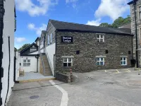 Station Lodge - Free Off-Site Health Club Access with Pool, Sauna, Steam Room & Gym Hotels in 